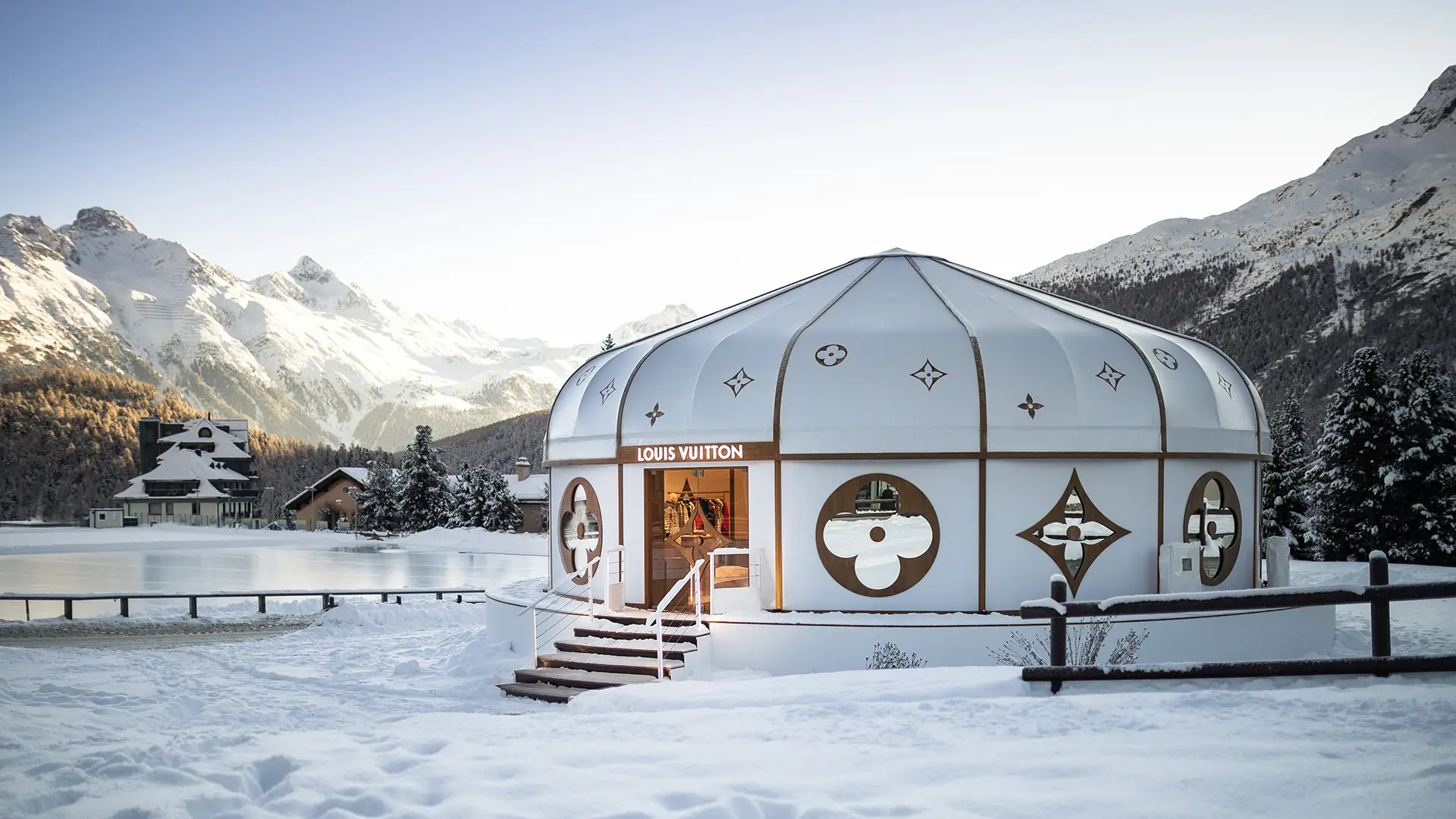 LOUIS VUITTON - YURT