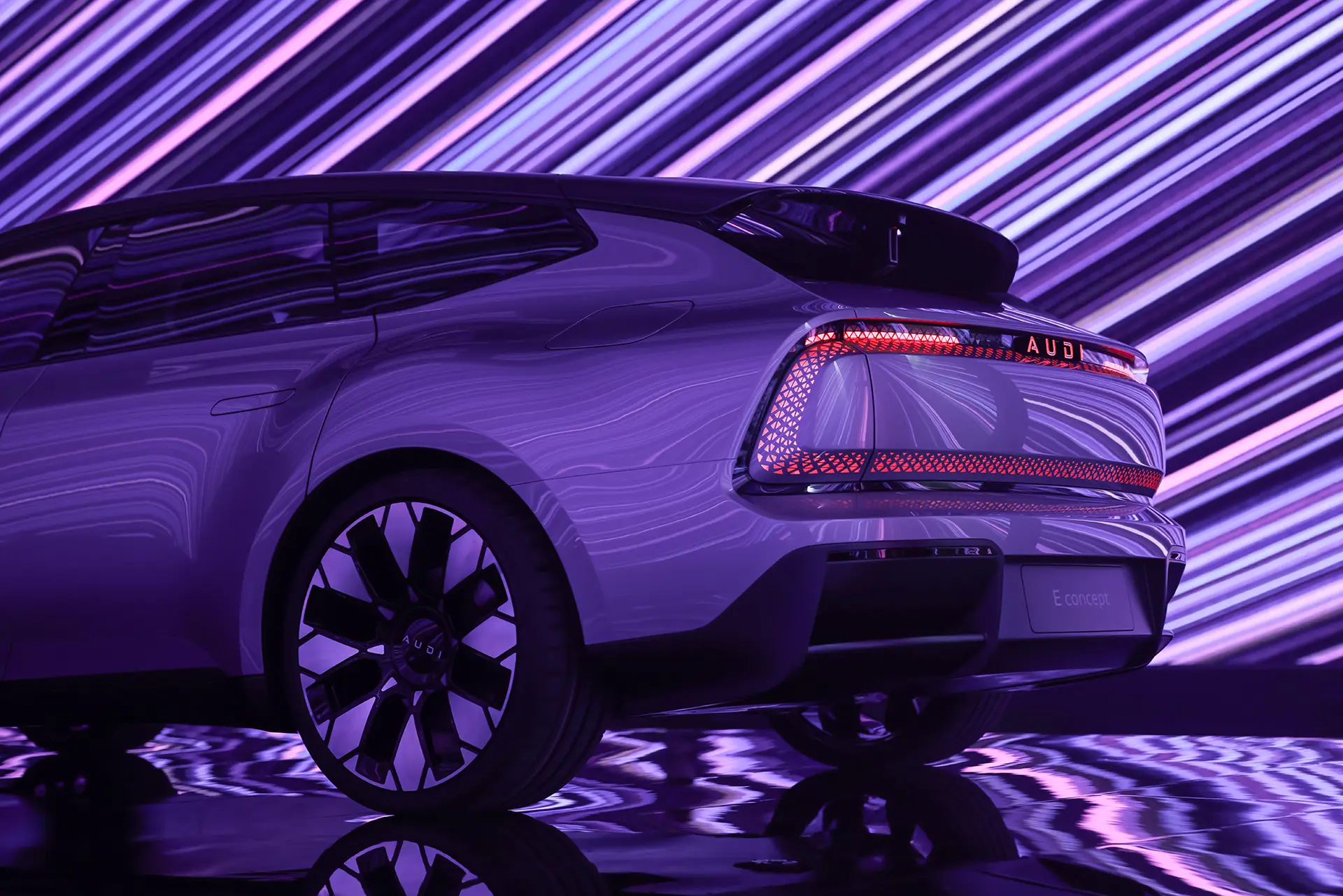 Car shot, close-up - Photo of the immersive stage design imagined for Audi