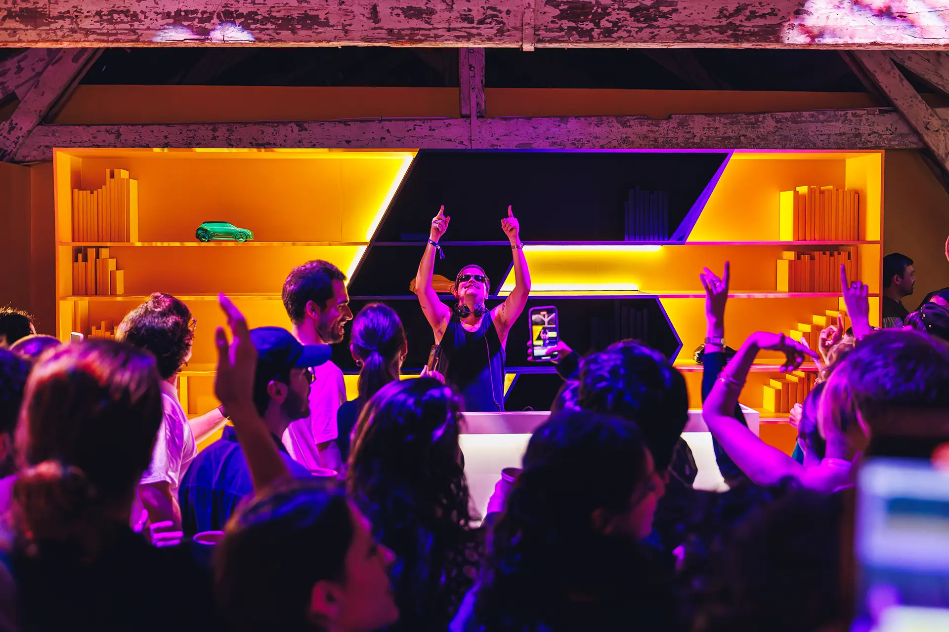 Photo during an electro party with myd at MAISON5